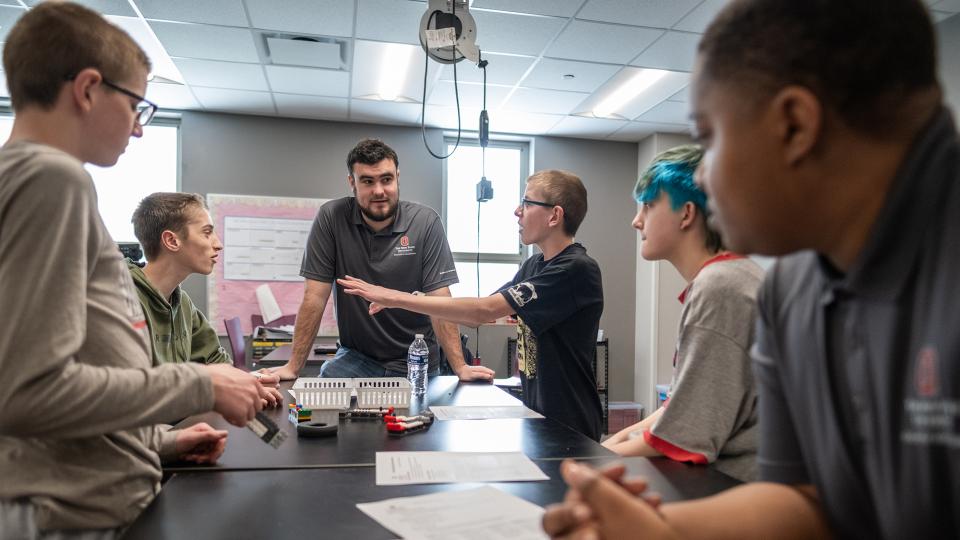 Students in a manufacturing class